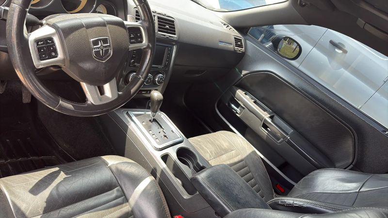 2014 Dodge Challenger SXT Plus