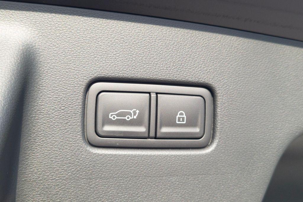 New 2027 Black HYUNDAI Blue SEL Premium 7P image 8