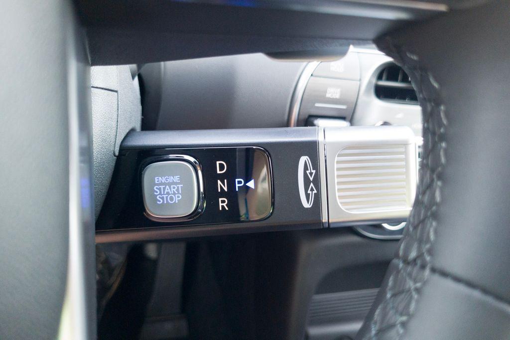 New 2027 Black HYUNDAI Blue SEL Premium 7P image 24