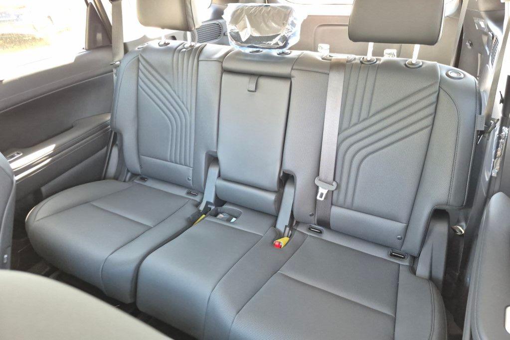 New 2027  Hyundai Blue SEL 8P image 16