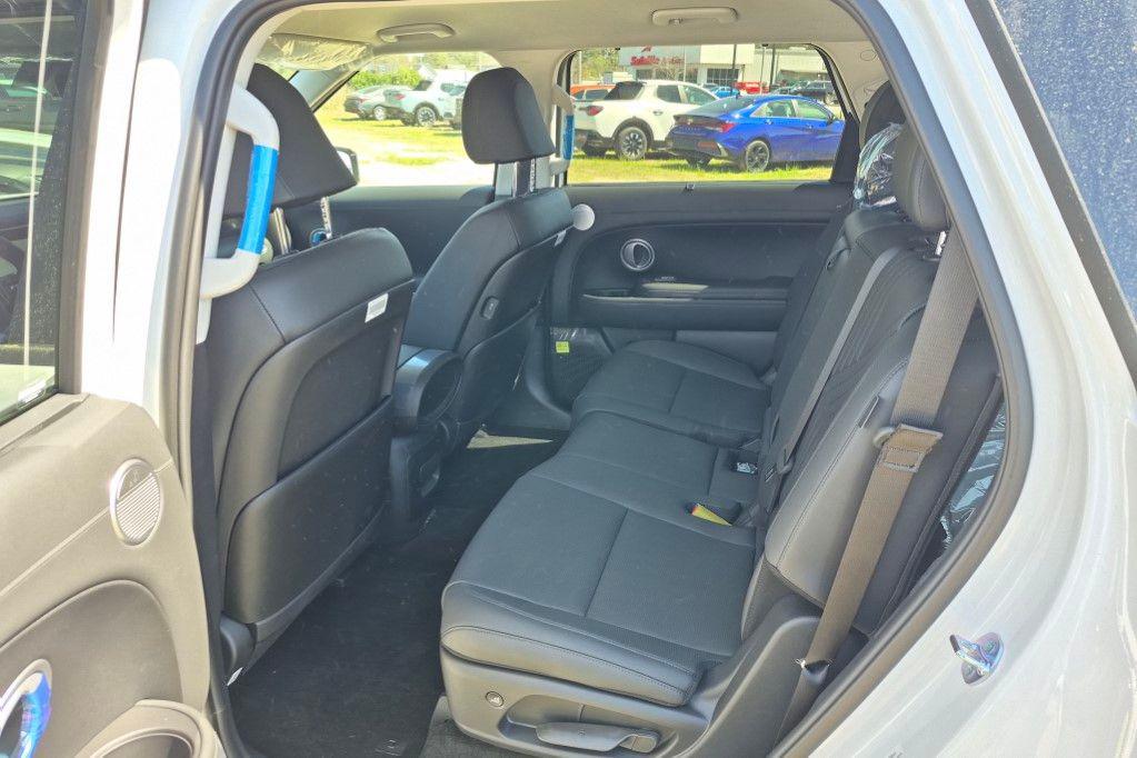 New 2027  Hyundai Blue SEL 8P image 17