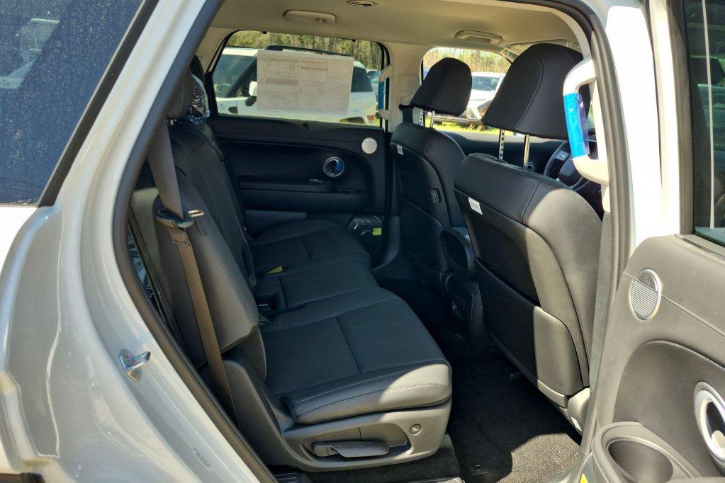 New 2027  Hyundai Blue SEL 8P image 19