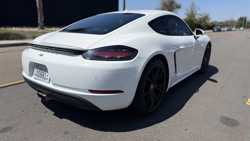 2017 Porsche 718 Cayman Base