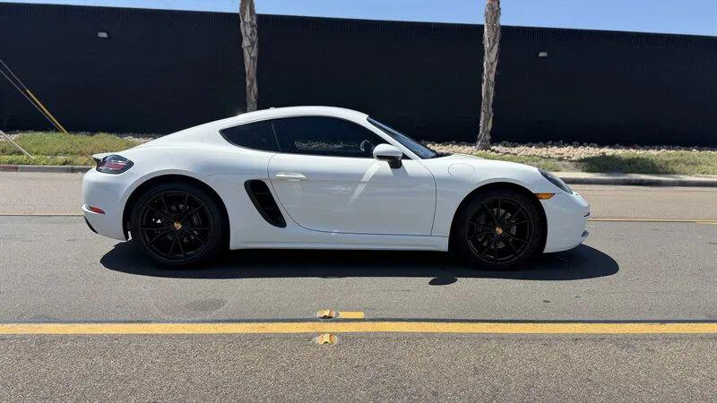 2017 Porsche 718 Cayman Base