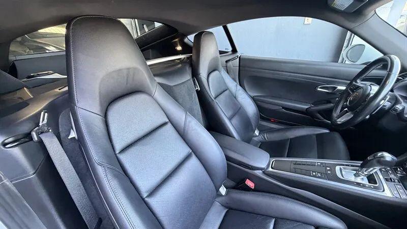 2017 Porsche 718 Cayman Base