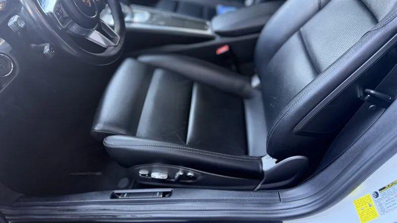 2017 Porsche 718 Cayman Base