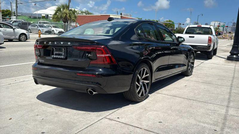 2019 Volvo S60 T6 Momentum