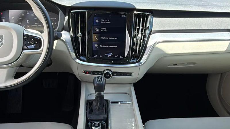2019 Volvo S60 T6 Momentum