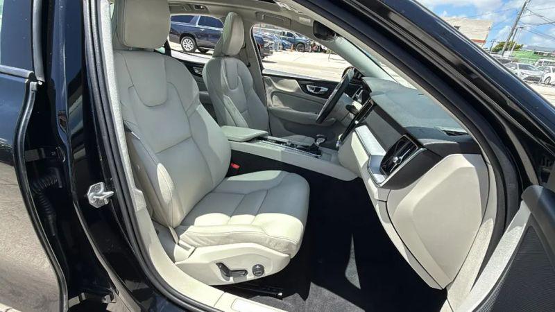 2019 Volvo S60 T6 Momentum
