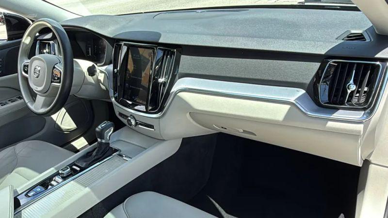 2019 Volvo S60 T6 Momentum