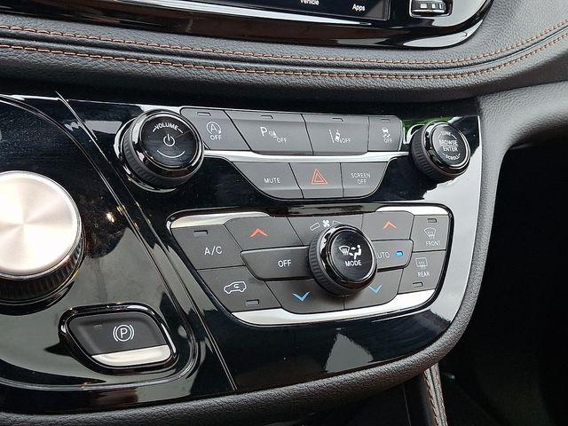 2026 Chrysler Pacifica Pinnacle AWD