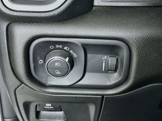 2025 Ram 1500 Tradesman Quad Cab 4x4 64 Box