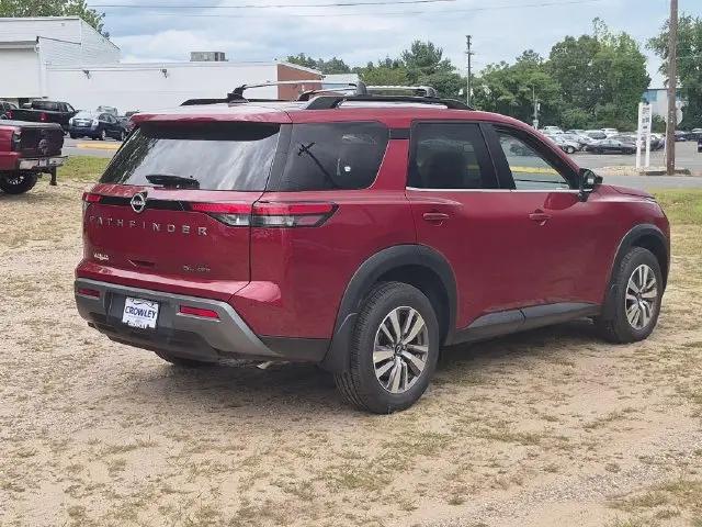 2026 Nissan Pathfinder SL