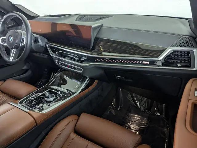 2024 BMW X7 M60i
