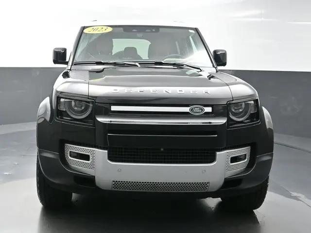 2023 Land Rover Defender 110 SE