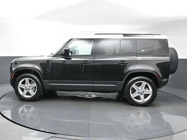 2023 Land Rover Defender 110 SE