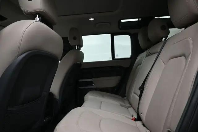 2023 Land Rover Defender 110 SE