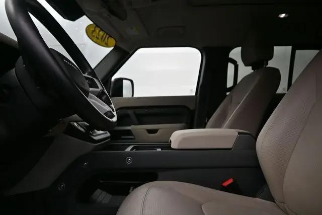 2023 Land Rover Defender 110 SE