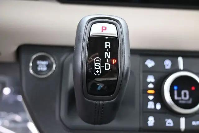 2023 Land Rover Defender 110 SE