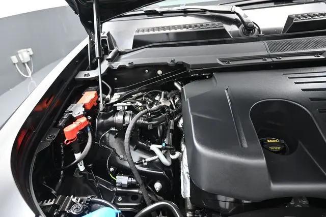 2023 Land Rover Defender 110 SE