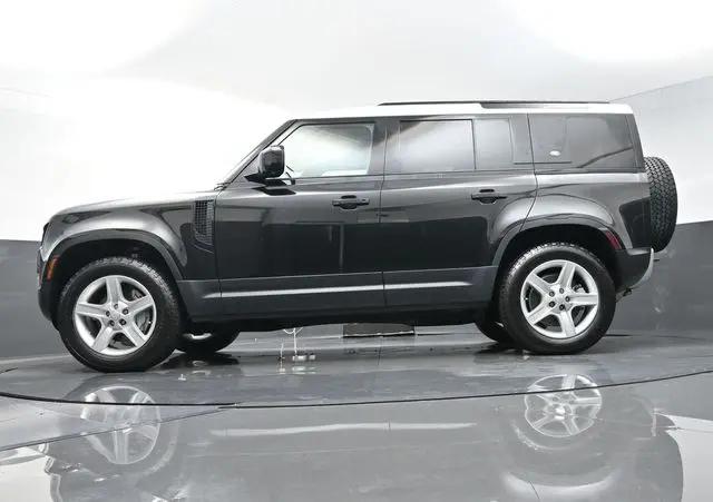 2023 Land Rover Defender 110 SE