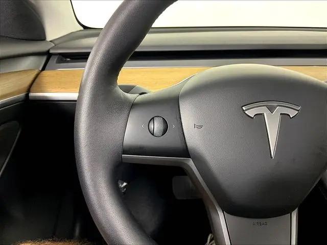 2021 Tesla Model 3 Standard Range Plus Rear-Wheel Drive