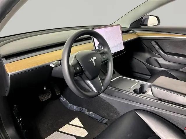 2021 Tesla Model 3 Standard Range Plus Rear-Wheel Drive