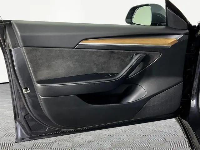 2021 Tesla Model 3 Standard Range Plus Rear-Wheel Drive