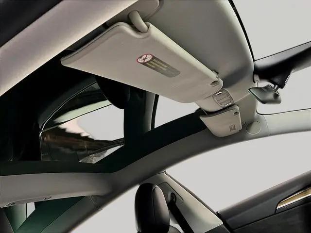 2021 Tesla Model 3 Standard Range Plus Rear-Wheel Drive
