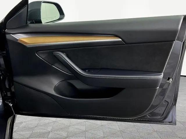 2021 Tesla Model 3 Standard Range Plus Rear-Wheel Drive