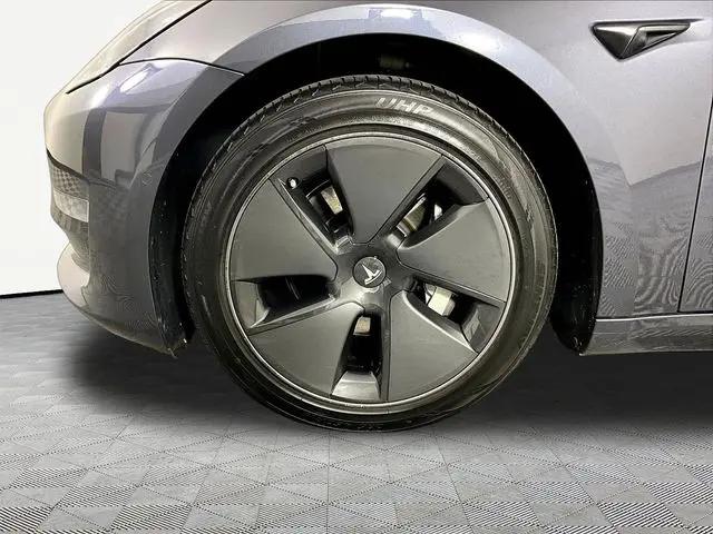 2021 Tesla Model 3 Standard Range Plus Rear-Wheel Drive