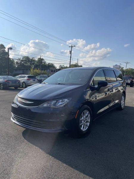 2017 Chrysler Pacifica LX for sale in Toledo, OH
