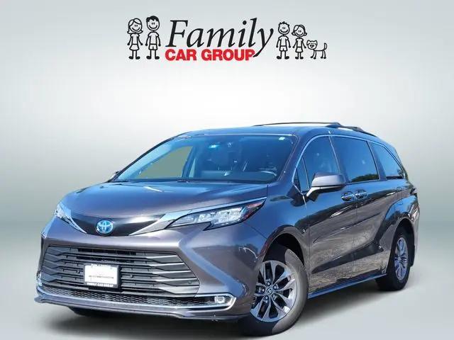 2023 Toyota Sienna XLE for sale in Arlington, TX