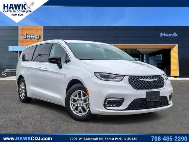 2024 Chrysler Pacifica Touring L for sale near Forest Park, IL