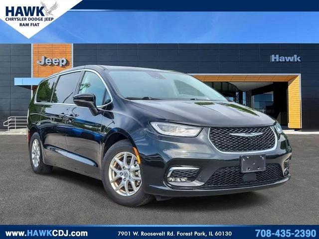 2023 Chrysler Pacifica Touring L for sale in Forest Park, IL