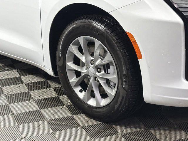 2027 Chrysler Pacifica PACIFICA SELECT AWD