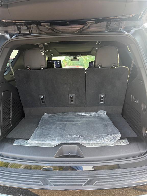 2021 GMC Yukon 4WD Denali