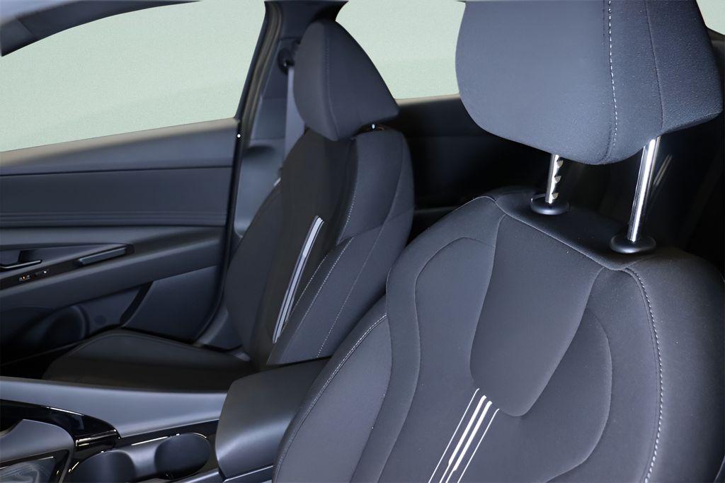 2025 Hyundai Elantra Blue - Photo 7