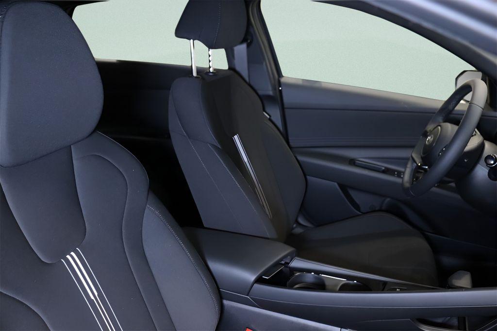 2025 Hyundai Elantra Blue - Photo 10