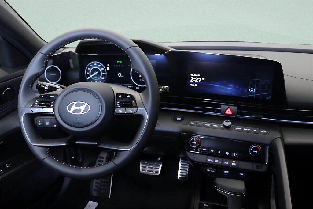 2025 Hyundai Elantra Blue - Photo 11