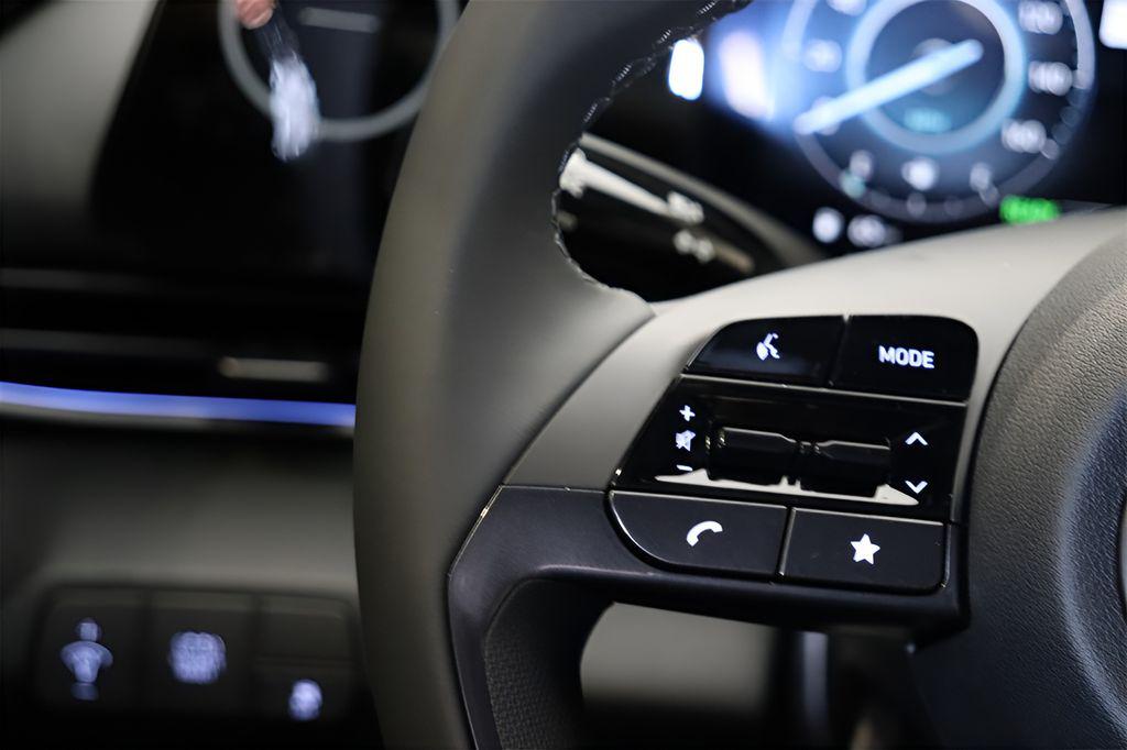 2025 Hyundai Elantra Blue - Photo 13