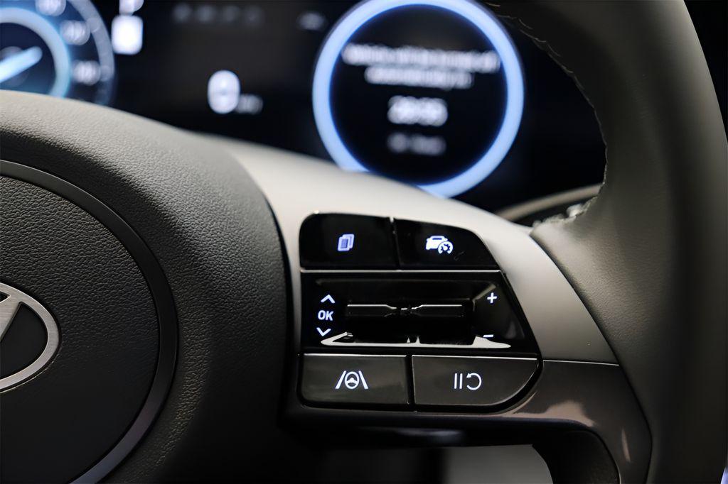 2025 Hyundai Elantra Blue - Photo 14
