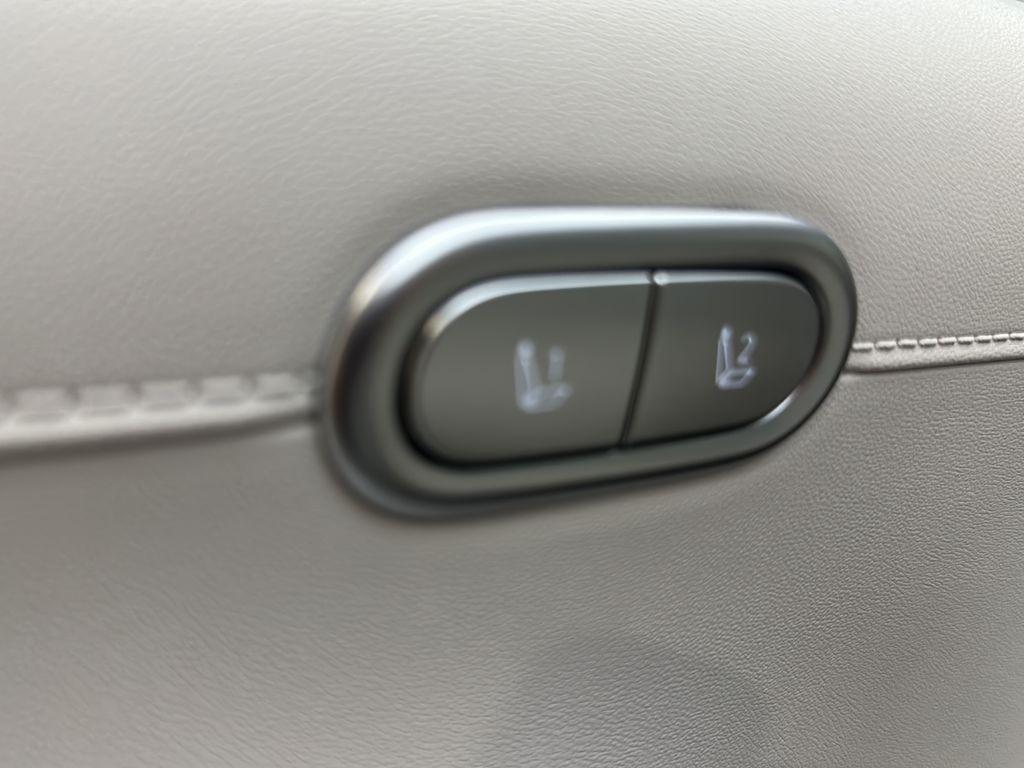2026 Hyundai Palisade Limited - Photo 13