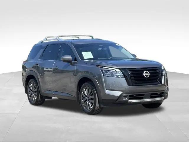2023 Nissan Pathfinder SL 4WD for sale in Indianapolis, IN