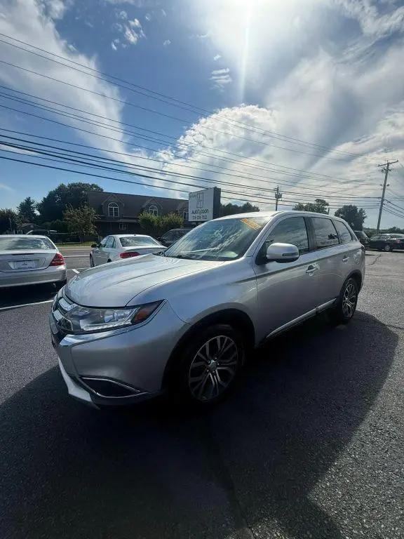 2018 Mitsubishi Outlander SE for sale in Holliston, MA