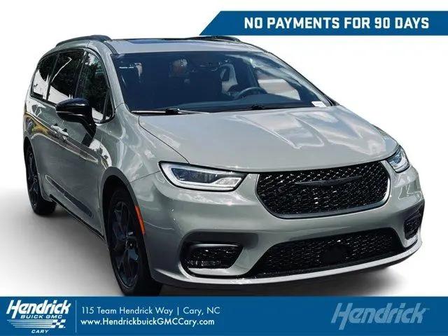 2025 Chrysler Pacifica Limited for sale in Cary, NC