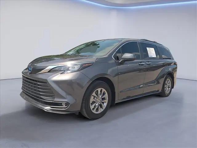 2025 Toyota Sienna XLE for sale in Knoxville, TN