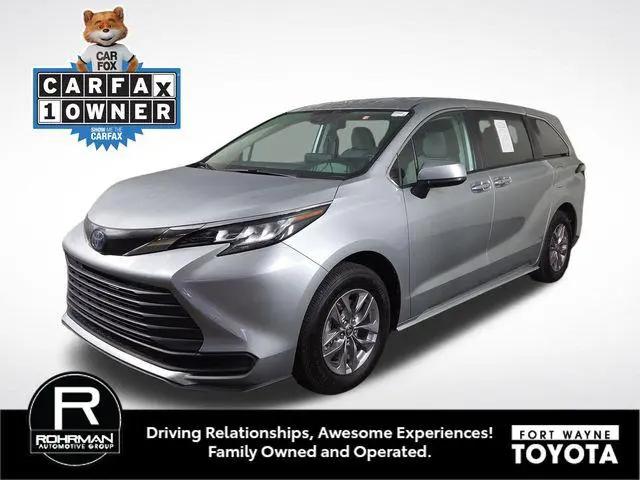 2023 Toyota Sienna LE for sale in Fort Wayne, IN