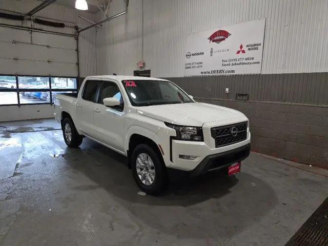 2022 Nissan Frontier Crew Cab SV 4x4 for sale in Cedar Falls, IA