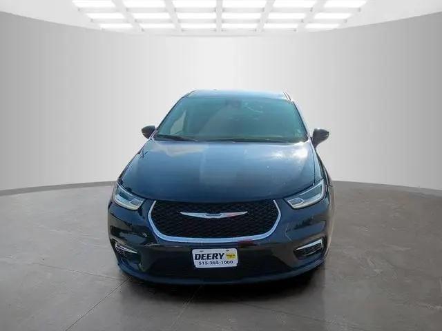 2023 Chrysler Pacifica Hybrid Touring L for sale in Pleasant Hill, IA